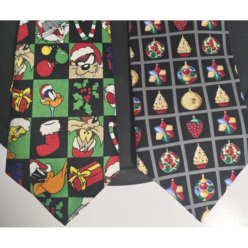 Hallmark & Looney Tunes Mens Tie Lot Vintage Christmas Bugs Bunny Daffy